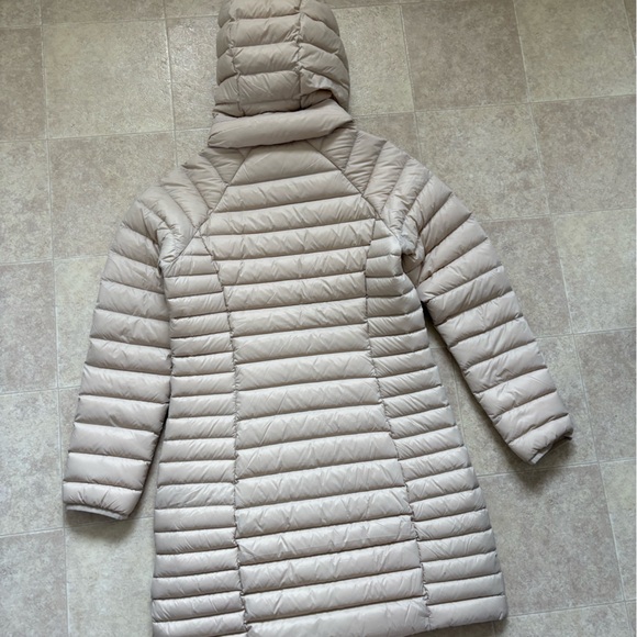 Roots down packable jacket - Picture 11 of 13